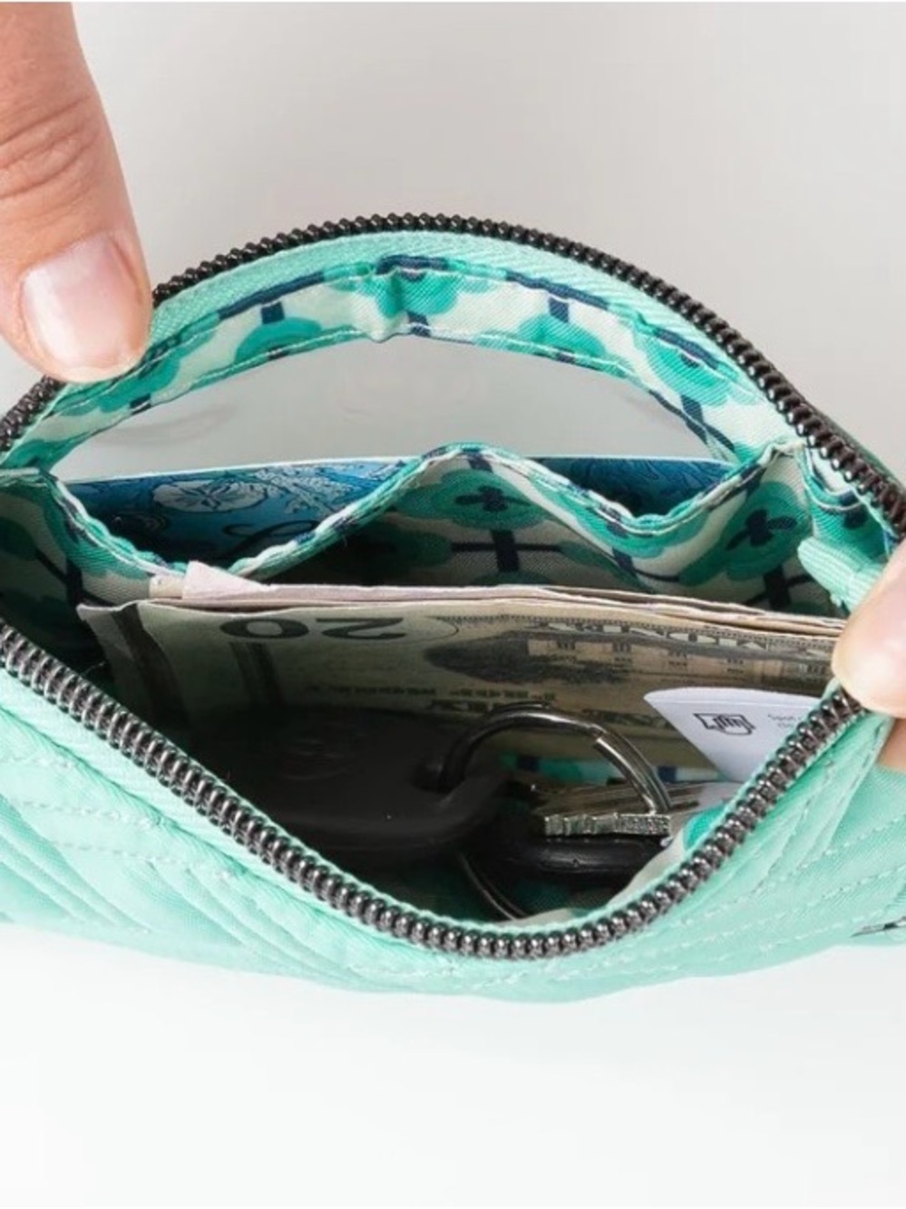 NWT Lug BUBBLE MINT METRO XL Quilted Zip Pouch - Picture 5 of 5